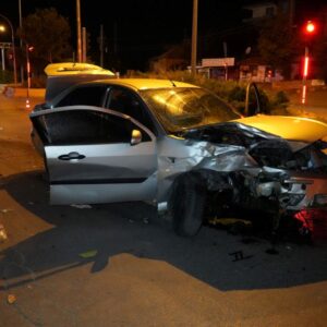 otomobil ve taksi kafa kafaya carpisti shxCiTS4