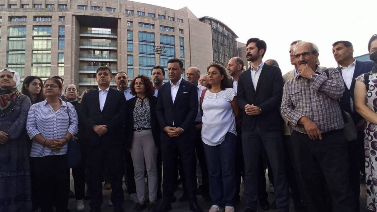 dokuz kisinin tutukluluguna devam karari verilirken durusma 27 kasima ertelendi kent uzlasisi davasinda bir tahliye tzSvsfkn