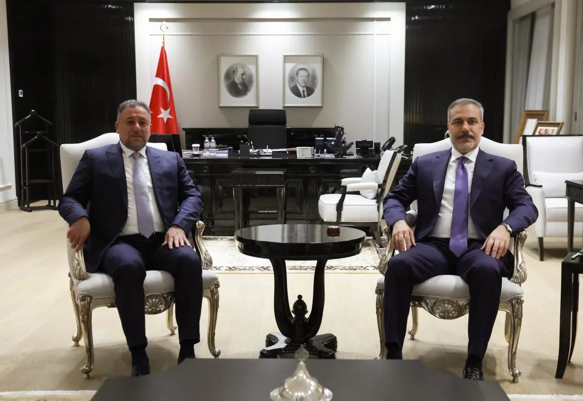 bakan fidan irak egemenlik ittifaki lideri hanceri kabul etti MKKAMdQG.jpg