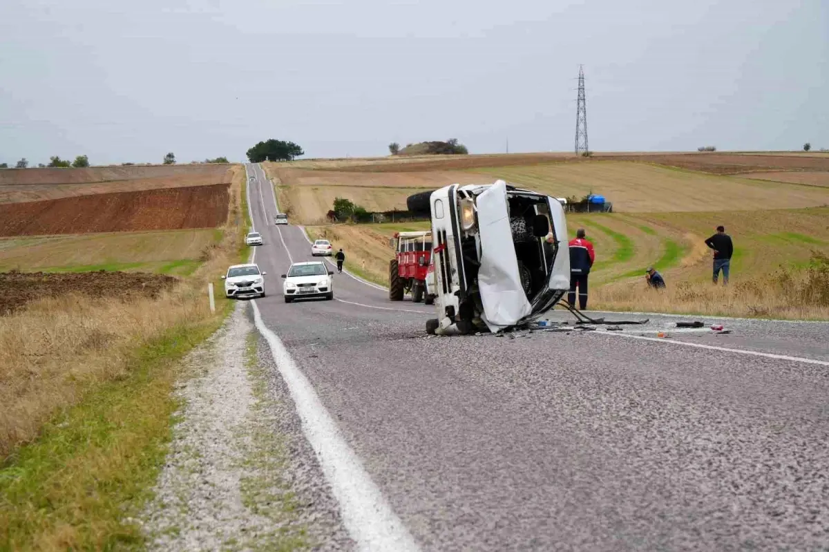 edirnede trafik kazasi 3 yarali 5IFTfsTR.jpg