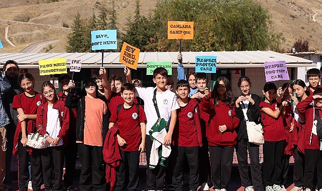 minik eller patili dostlarla bulustu imSQPHM7