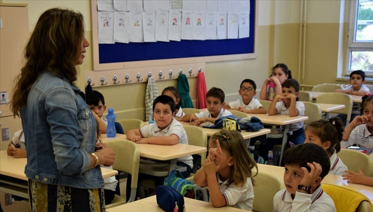 ogretmenlerin bekledigi karar verildi ara tatildeki seminer nasil yapilacak 8i5Mr4ak.jpg