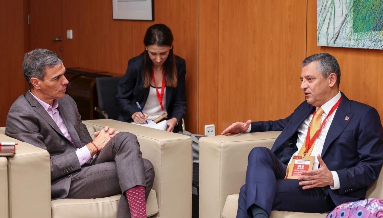 ozgur ozel ispanya basbakani sanchez ile gorustu QXCuDlzt