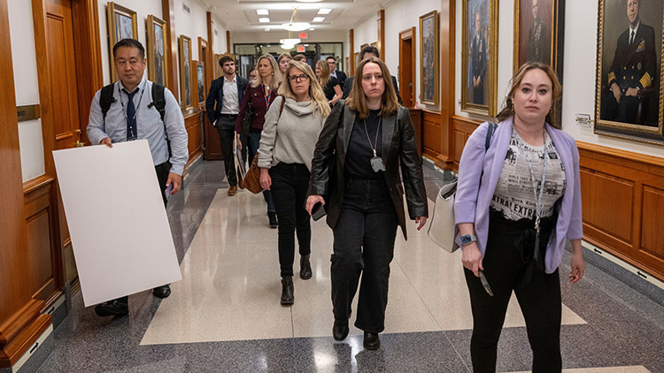 pentagonda kriz gazeteciler ayaklandi PNX3QS5J.jpg