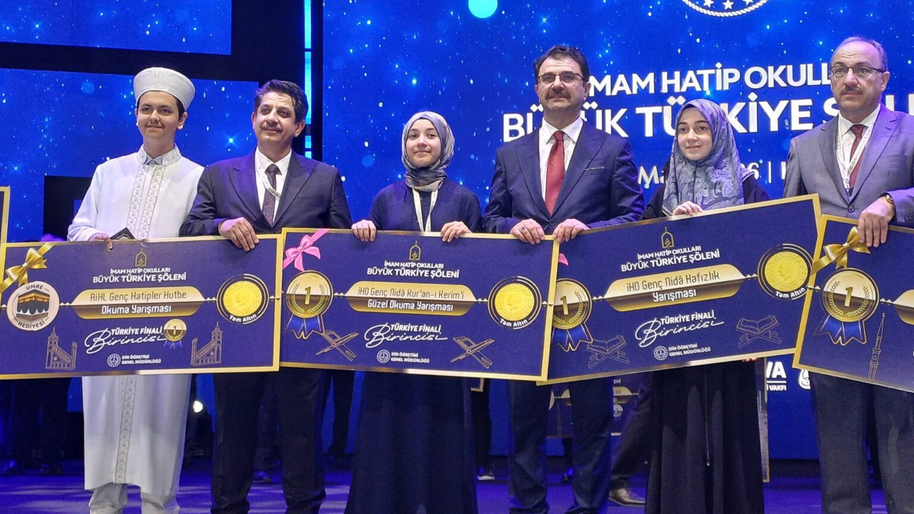 Bilecik Valisi Faik Oktay Sözer, İl Özel İdaresi Değerlendirme Toplantısına Katıldı