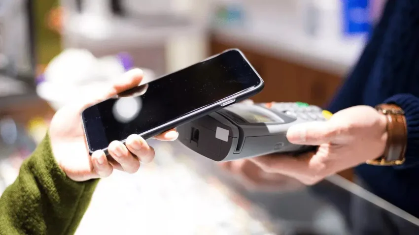 Paratika ve Nearpay’den akıllı telefonları POS cihazına dönüştüren işbirliği