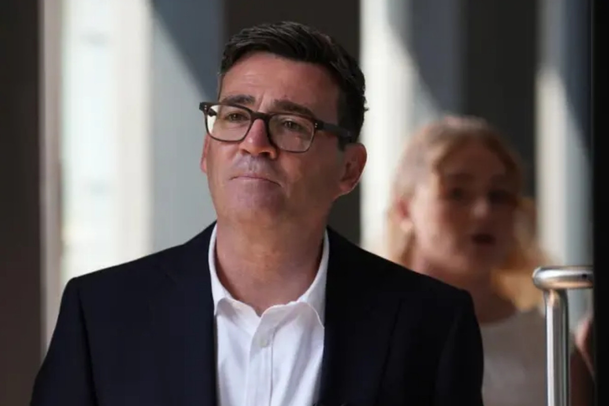 Ingilterede lider degisimi andy burnham kral iii charlesin onayinin ardindan basbakanlik gorevine basliyor 7RbMNS95