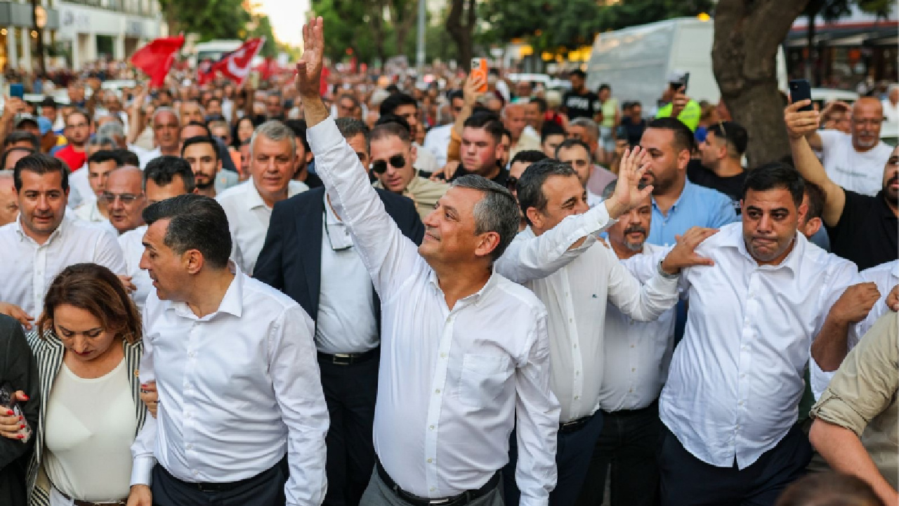 Ozgur ozel tarih vermisti kulisleri sallayan yeni parti basvurusu ortaya cikti DnP6WmTN